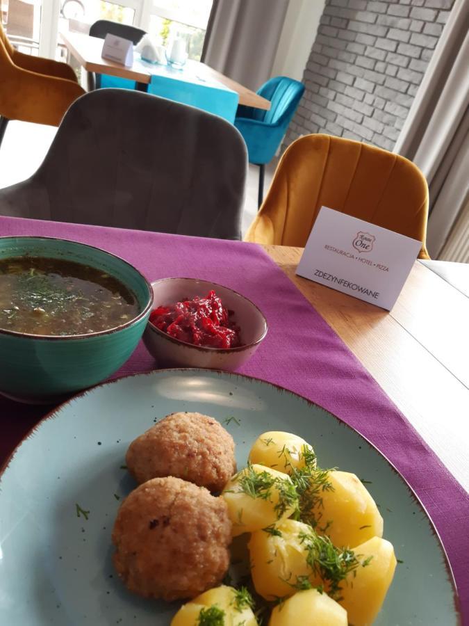 Route One - Restauracja & Pokoje Hotelowe Zgierz Buitenkant foto